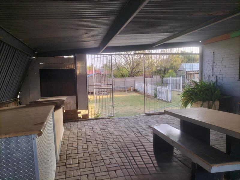 5 Bedroom Property for Sale in Uitsig Free State